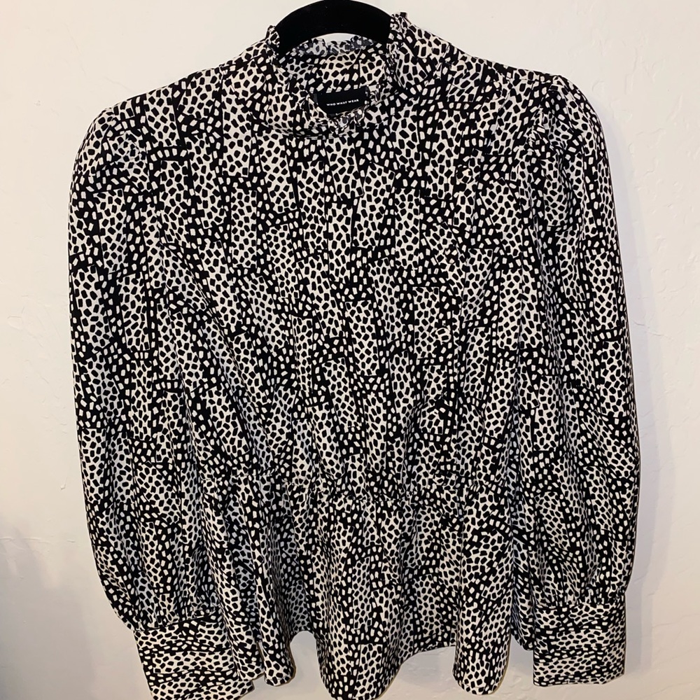 Who What Wear black & cream blouse. Size XS.